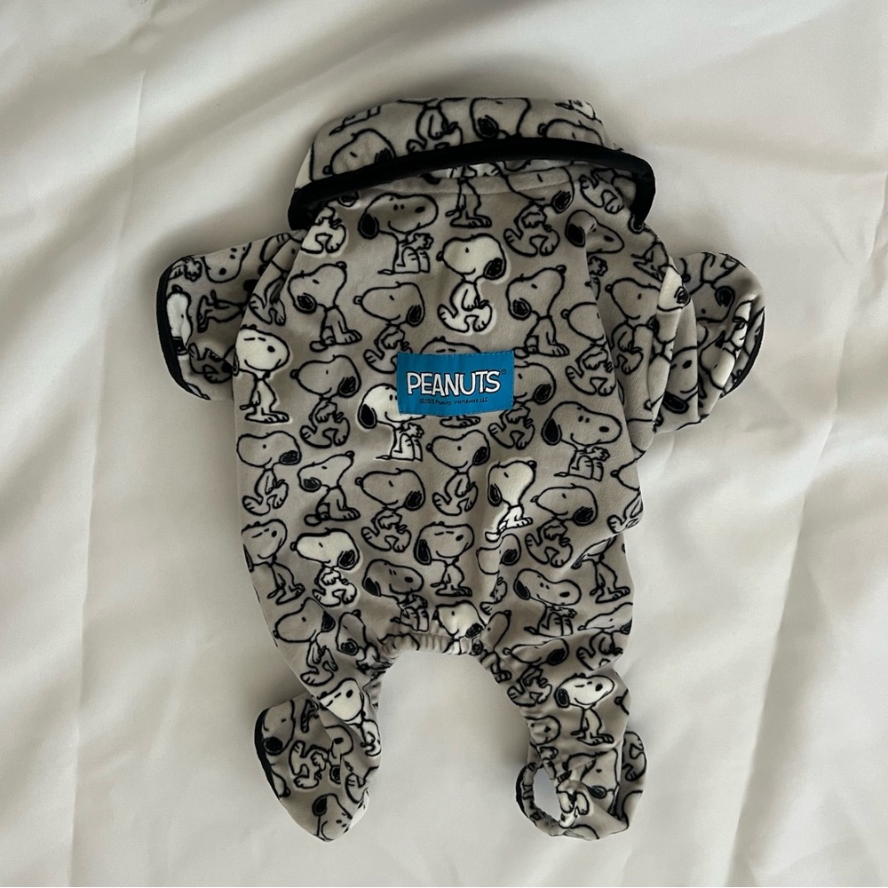 grey snoopy dog clothes